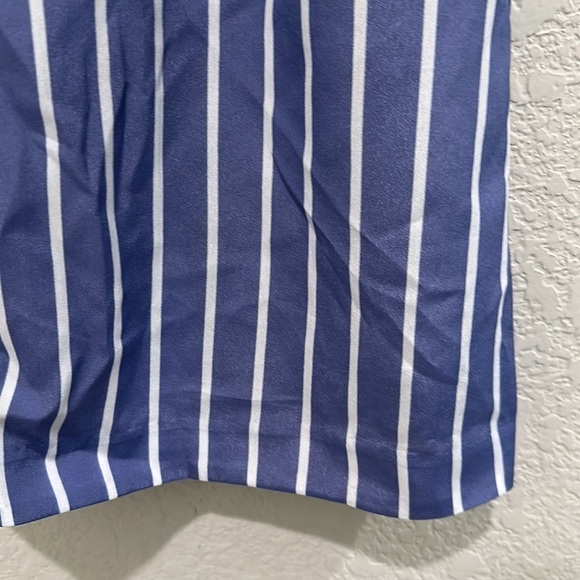 Banana Republic stripped too in size Small - Picture 5 of 7